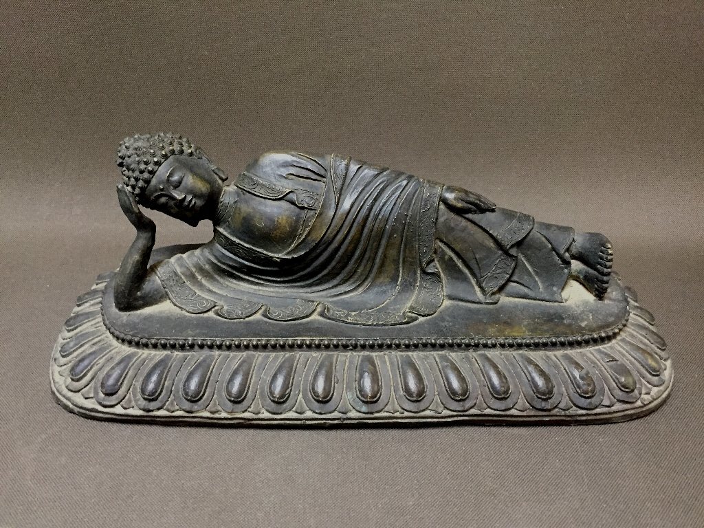 芝田美術で実際にお買取りした横たわる仏像
