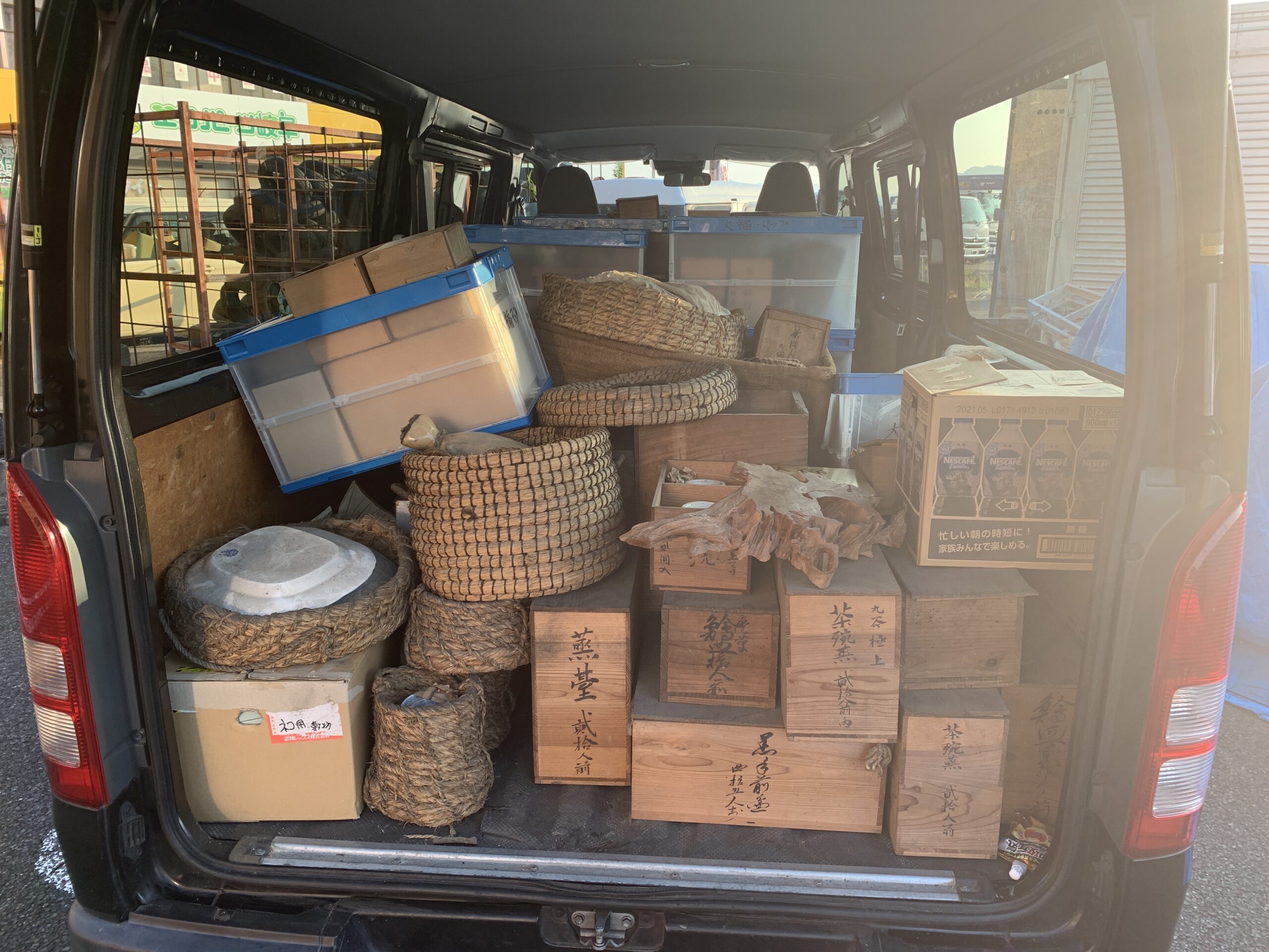 出張買取の車両搭載風景