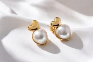 K18ハート型マベ貝付ピアスの買取事例｜芝田美術