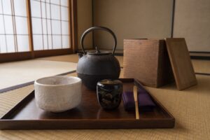 多治見市で買取した茶道具一式（茶碗・茶釜・棗）の出張査定写真